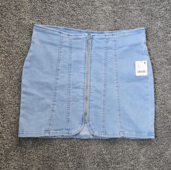 Free People Dresses & Skirts - Free People Layla Zip Denim Mini Skirt NWT size 12